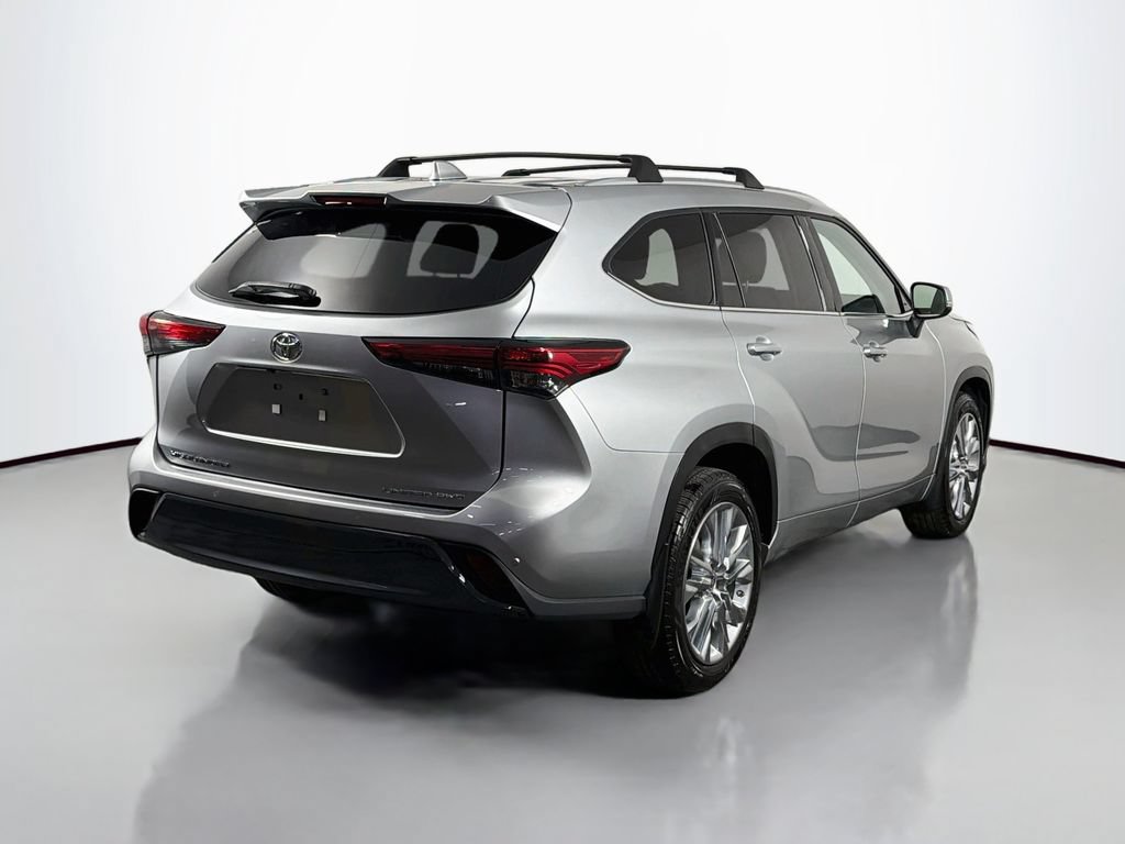 Used 2023 Toyota Highlander Limited AWD/4WD image 7