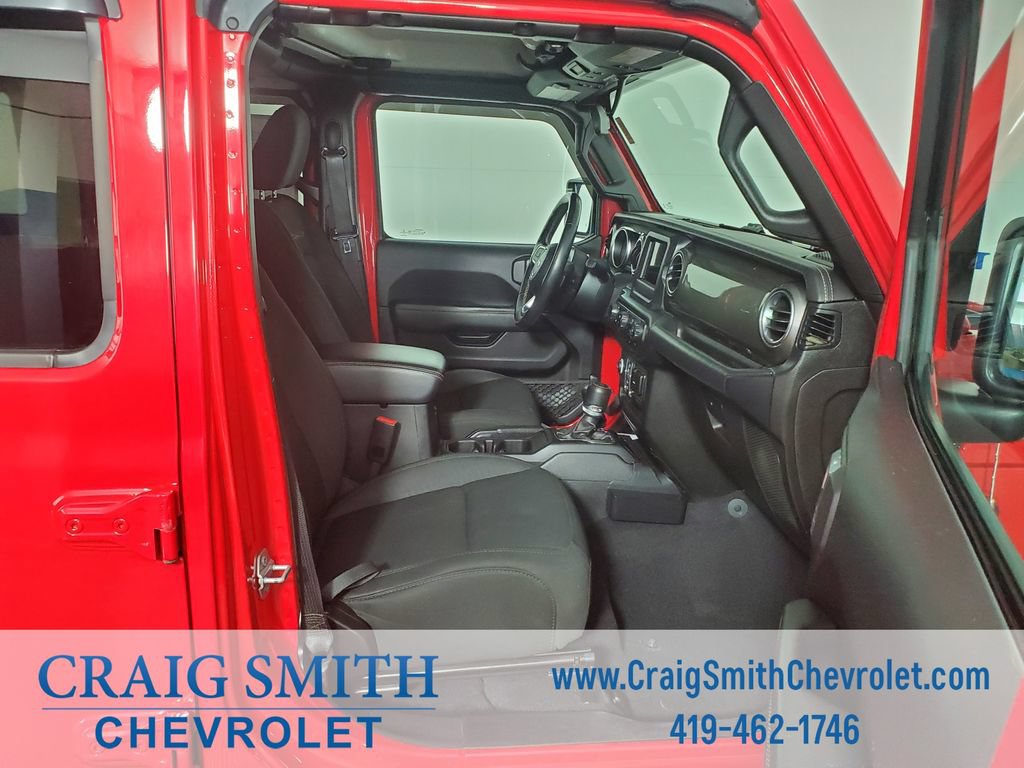 Used 2019 Jeep Wrangler Unlimited Sahara w/ Cold Weather Group AWD/4WD image 14