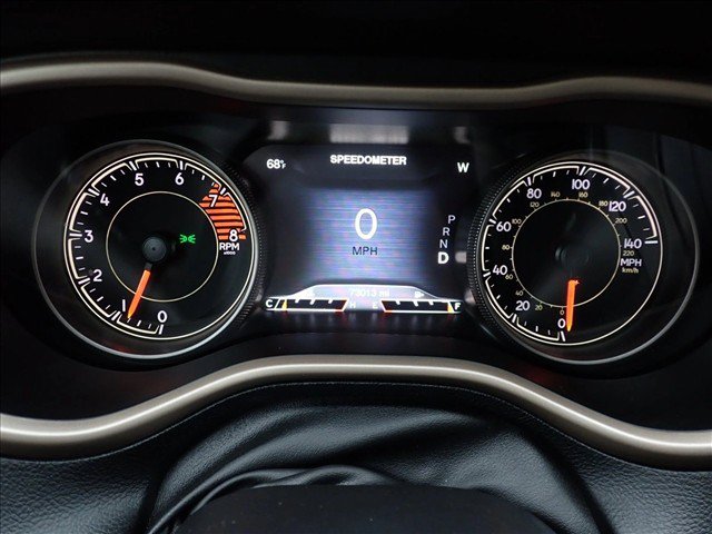 Used 2017 Jeep Cherokee Limited w/ Luxury Group AWD/4WD image 25