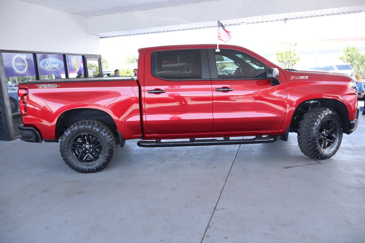 Used 2021 Chevrolet Silverado 1500 LT Trail Boss w/ Bed Protection Package AWD/4WD image 4