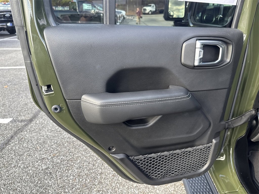 Used 2022 Jeep Gladiator Overland w/ Popular Equipment Package image 23