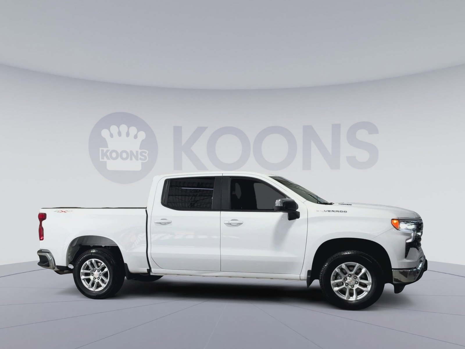 Used 2025 Chevrolet Silverado 1500 LT AWD/4WD image 4