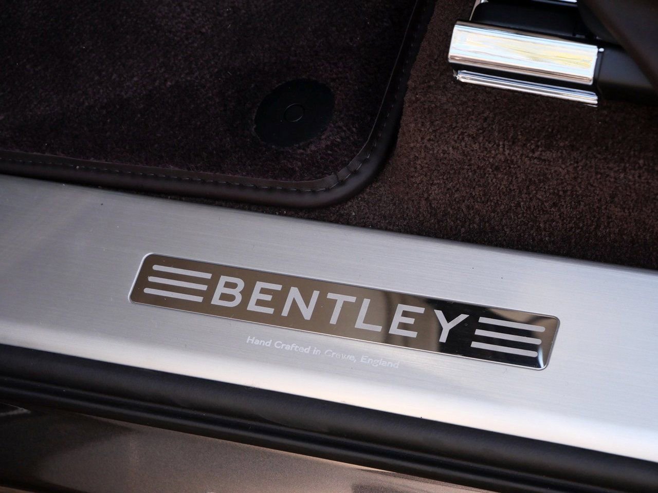 Used 2025 Bentley Bentayga Extended Wheelbase image 12