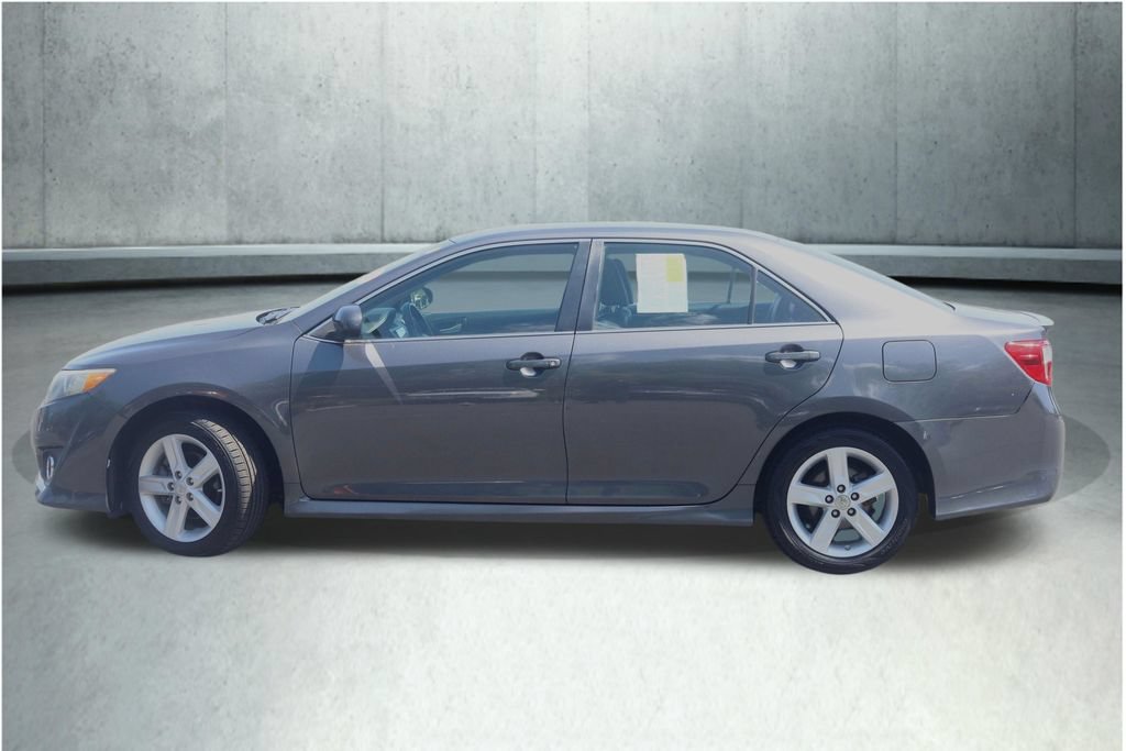 Used 2013 Toyota Camry SE FWD image 12