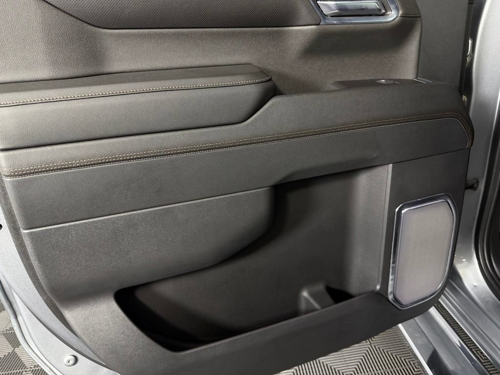 Used 2024 Chevrolet Silverado 1500 High Country w/ High Country Premium Package AWD/4WD image 27
