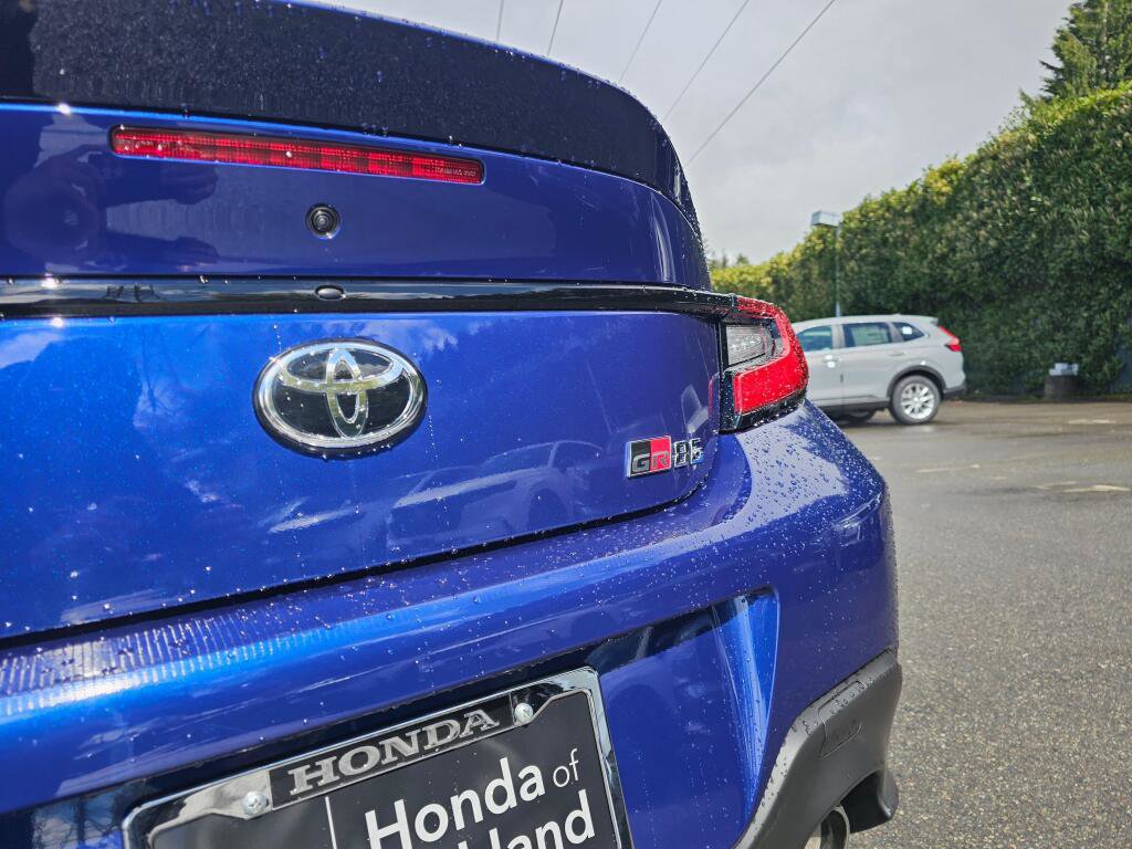 Used 2025 Toyota GR86 w/ ALL Weather Mat Package (TMS) RWD image 16