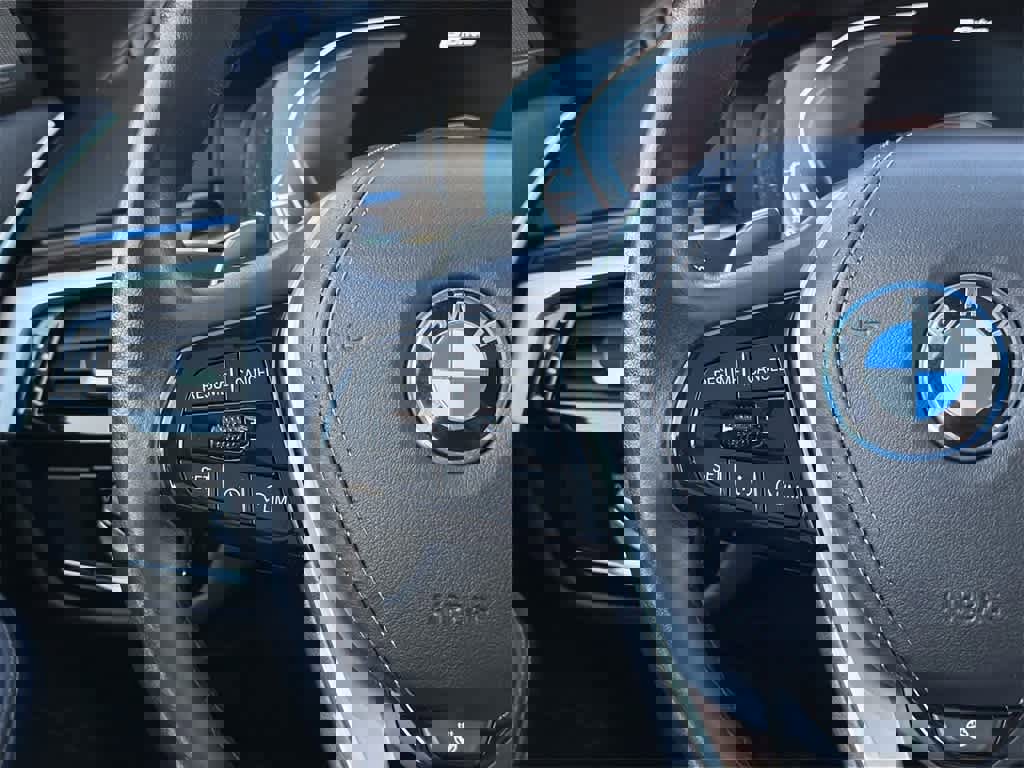 Used 2023 BMW 530e xDrive image 14