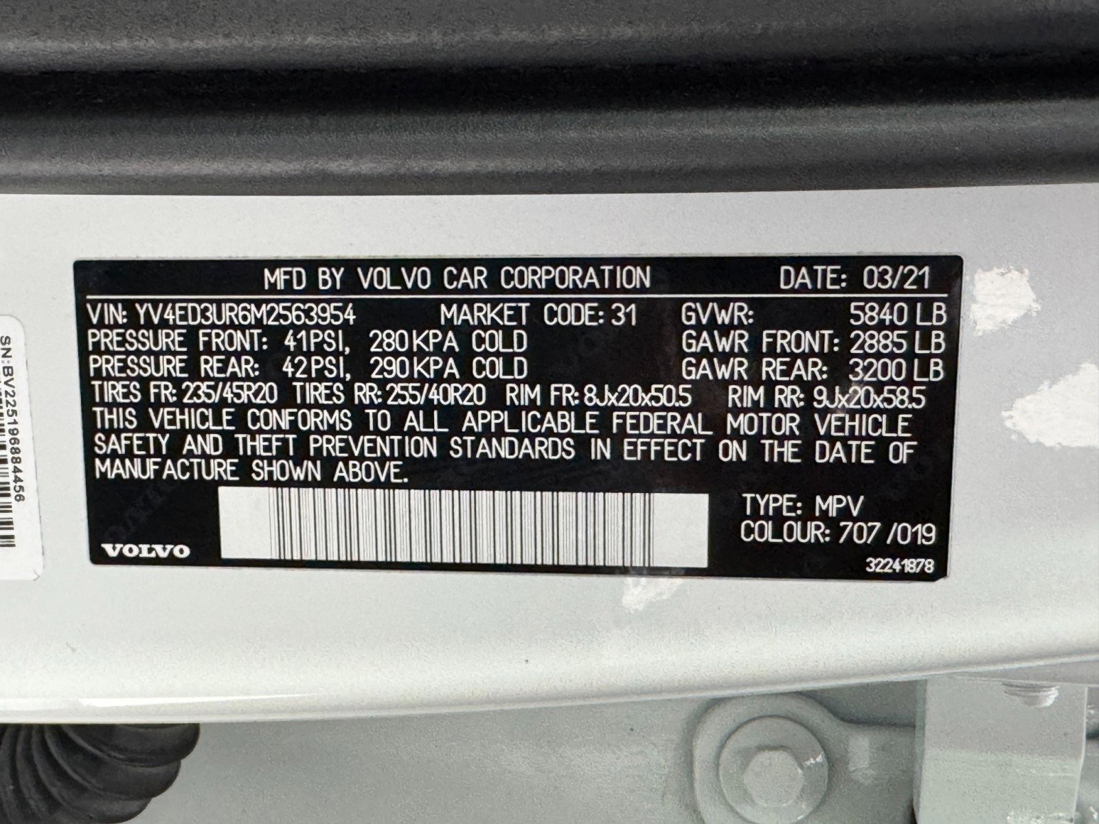 Used 2021 Volvo XC40 P8 Recharge w/ Advanced Package image 45