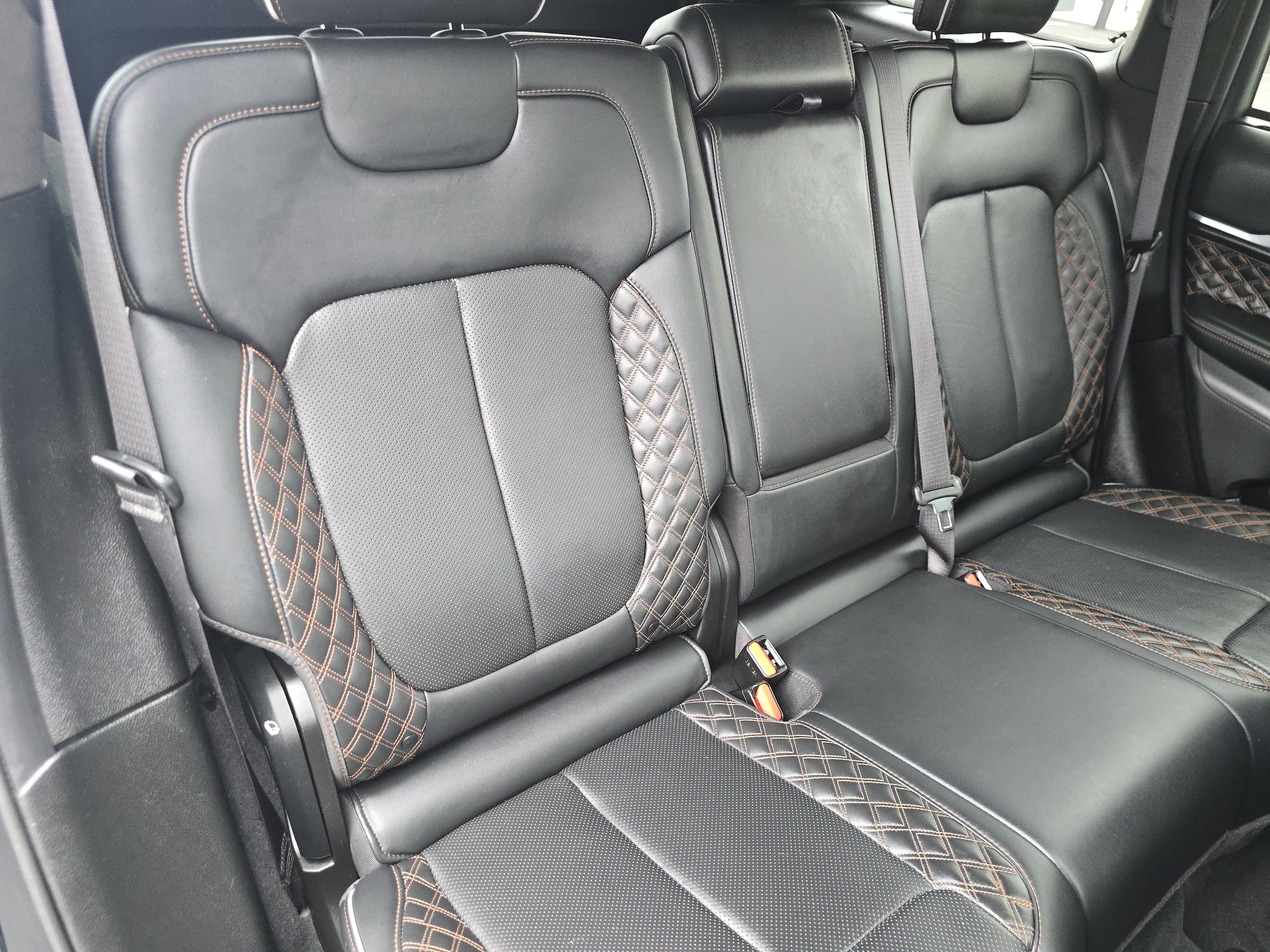 Used 2023 Jeep Grand Cherokee Summit AWD/4WD image 18
