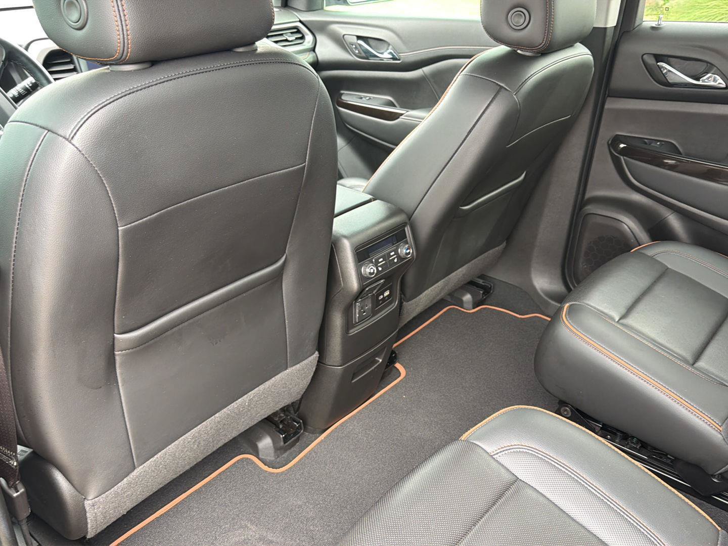 Used 2023 GMC Acadia AT4 w/ Technology Package AWD/4WD image 14