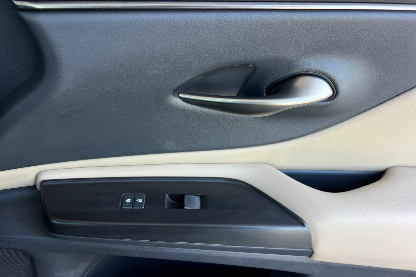 Used 2019 Lexus ES 350 w/ Premium Package image 20