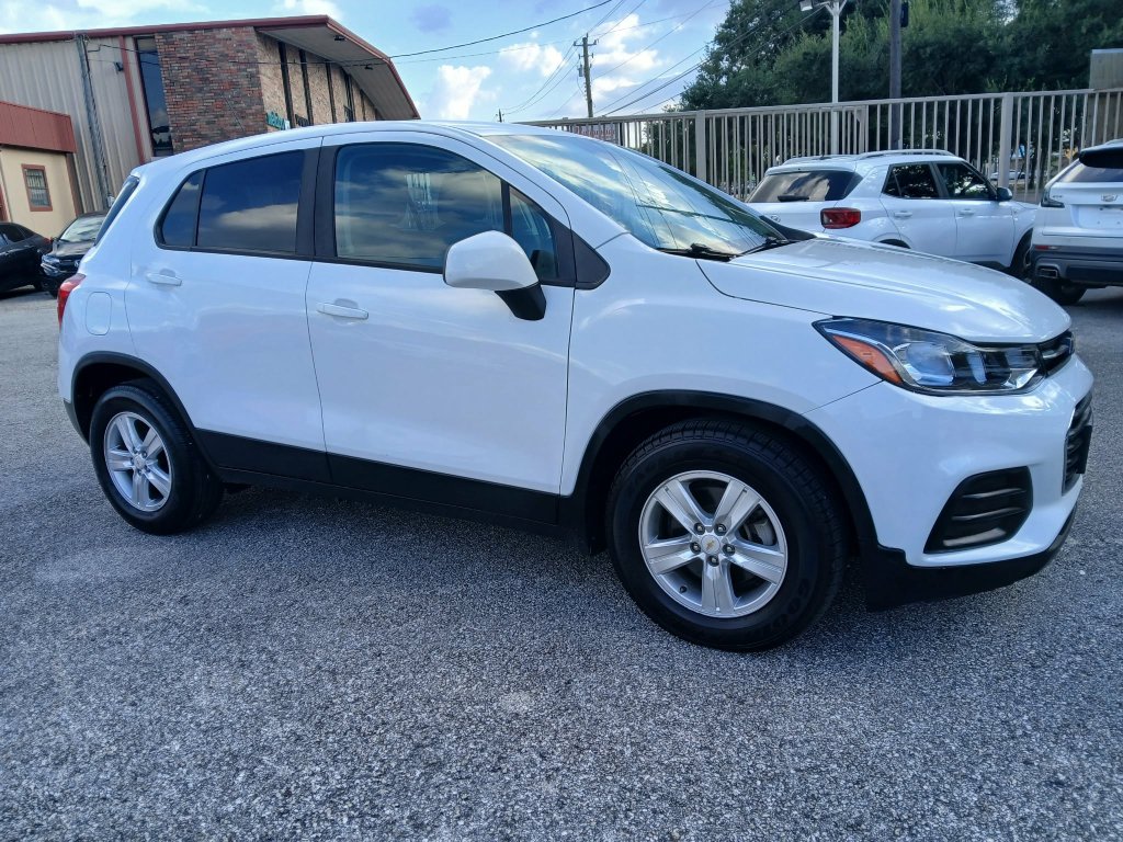 Used 2020 Chevrolet Trax LS w/ Tint and Cruise Package FWD image 3