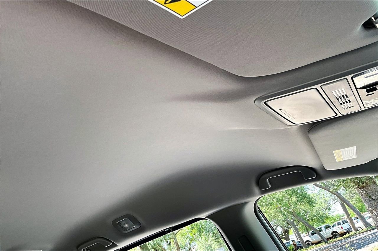 Used 2024 Honda Odyssey EX image 27