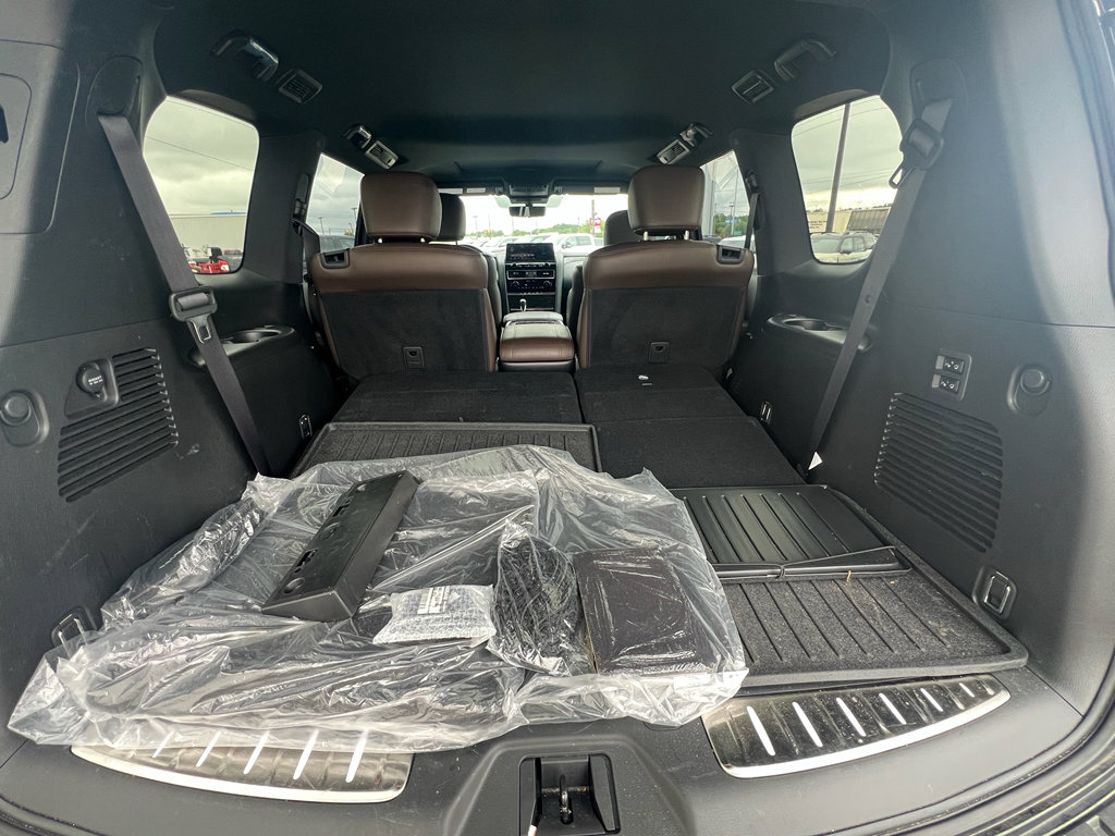 Used 2024 Nissan Armada Platinum w/ Captain's Chairs Package AWD/4WD image 31