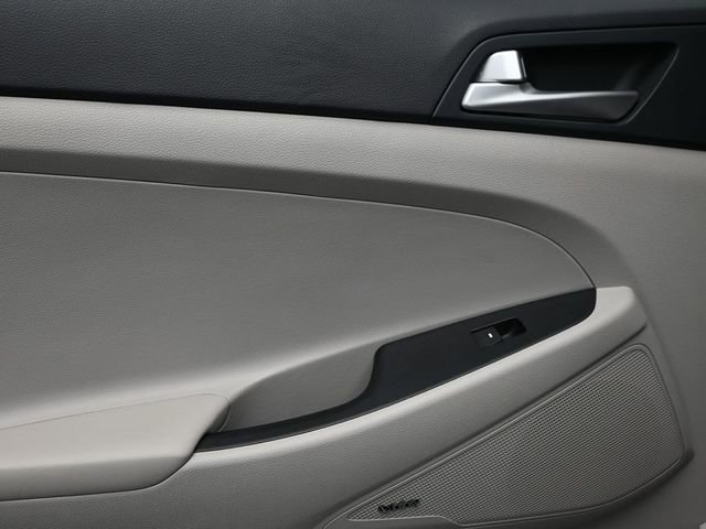 Used 2021 Hyundai Tucson Sport FWD image 16