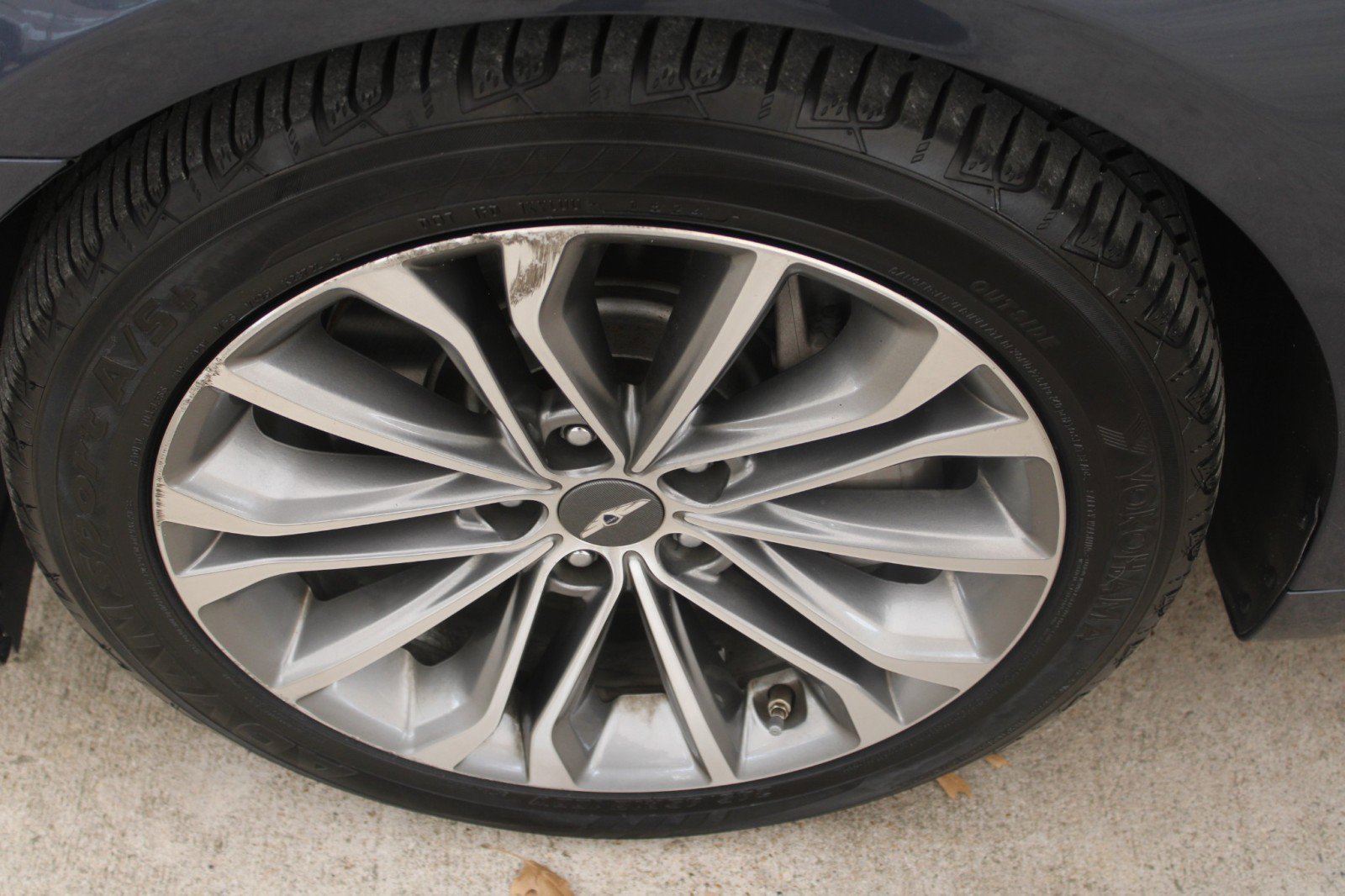 Used 2015 Hyundai Genesis 3.8 image 27