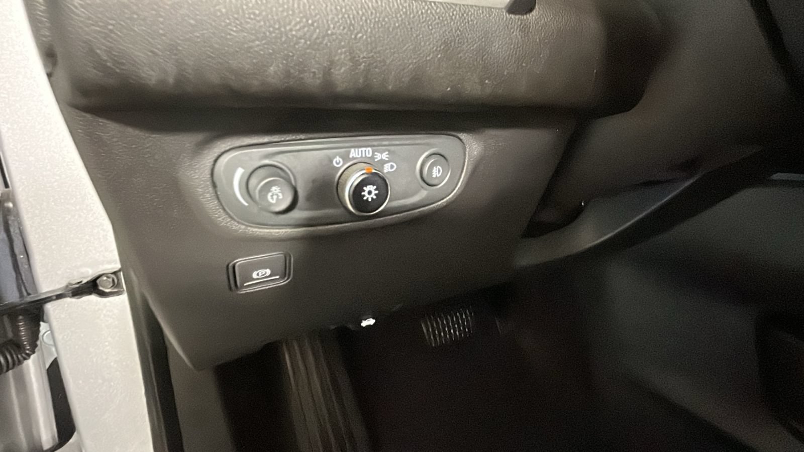 Used 2021 GMC Terrain SLT FWD image 22