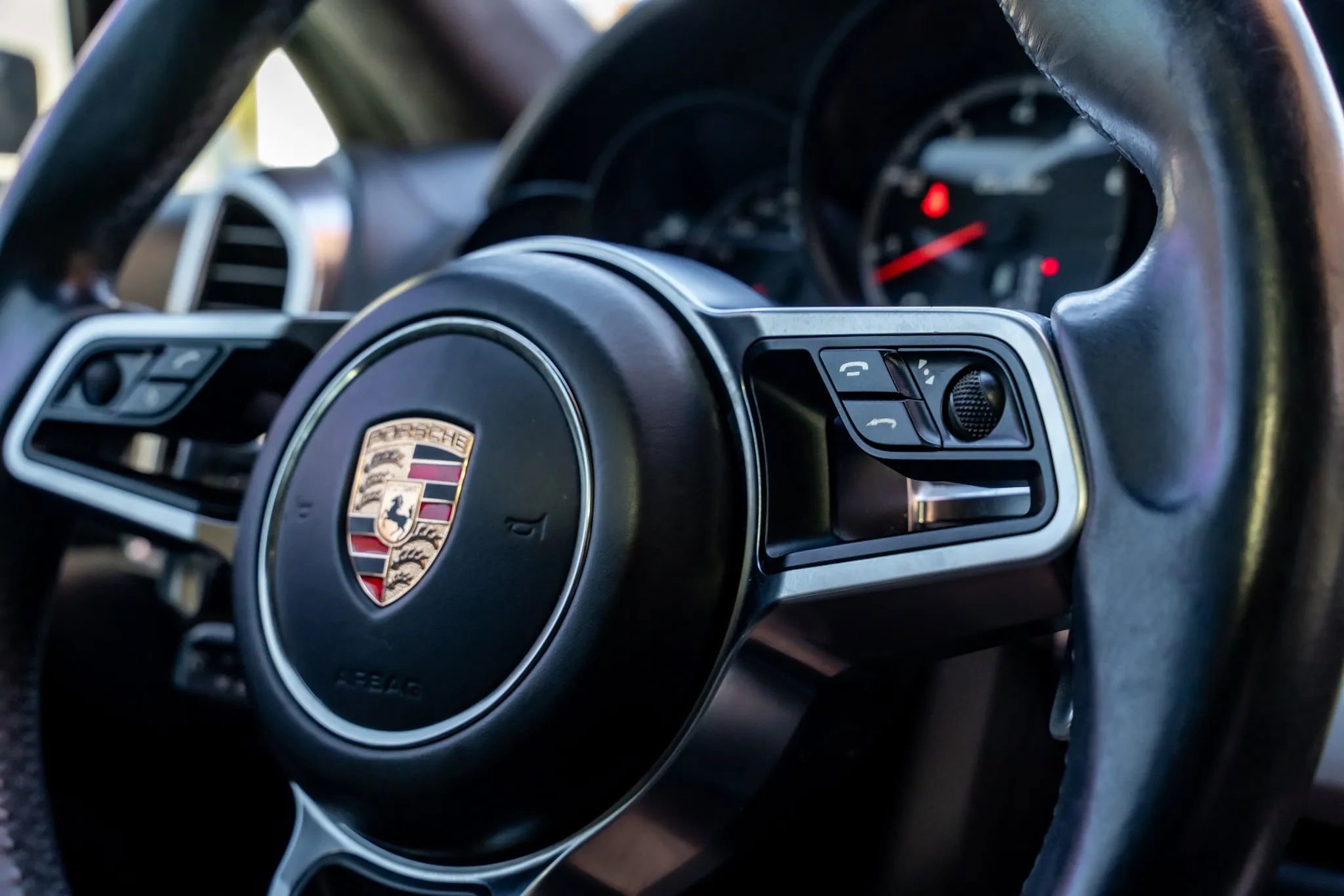 Used 2015 Porsche Cayenne Turbo image 28