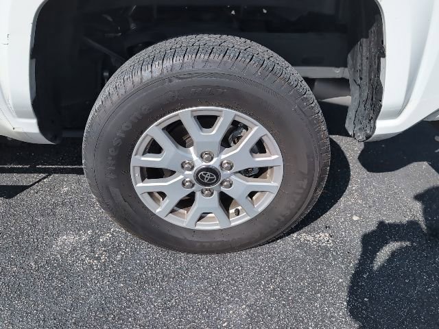 Used 2025 Toyota Tacoma SR5 image 7