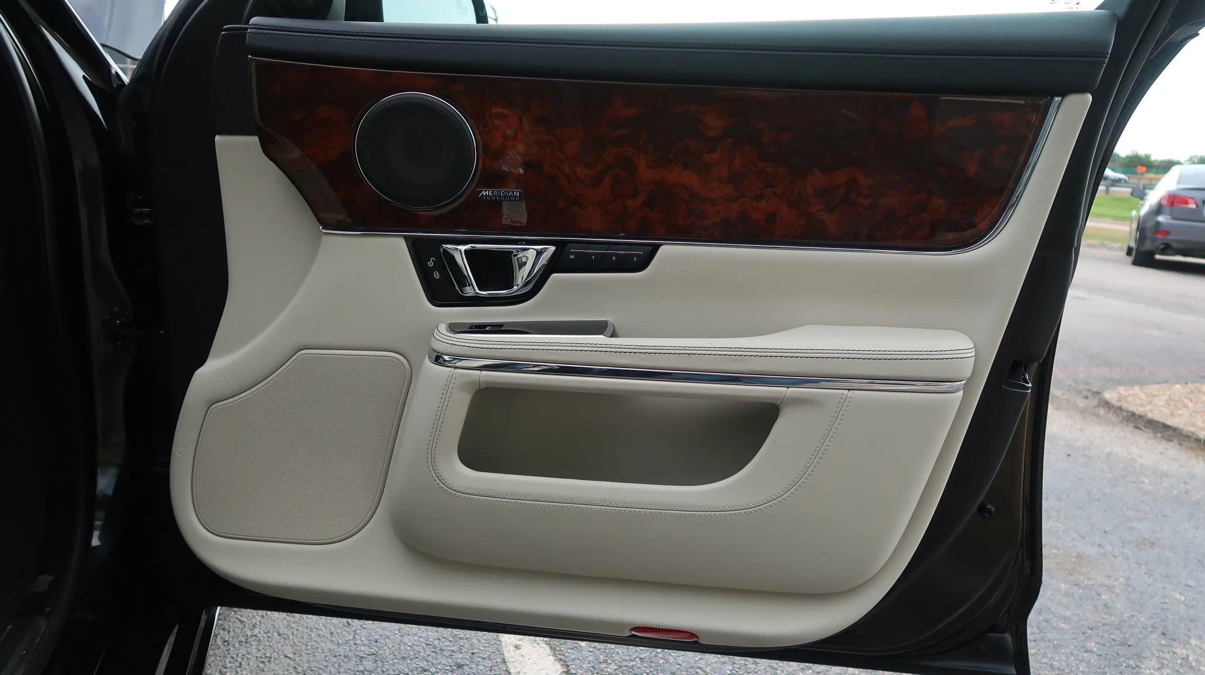 Used 2019 Jaguar XJ L Portfolio image 50