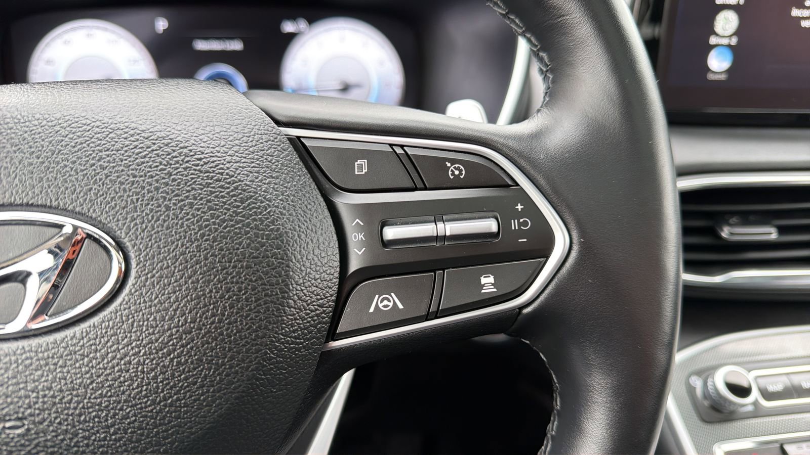 Used 2023 Hyundai Santa Fe Limited image 20