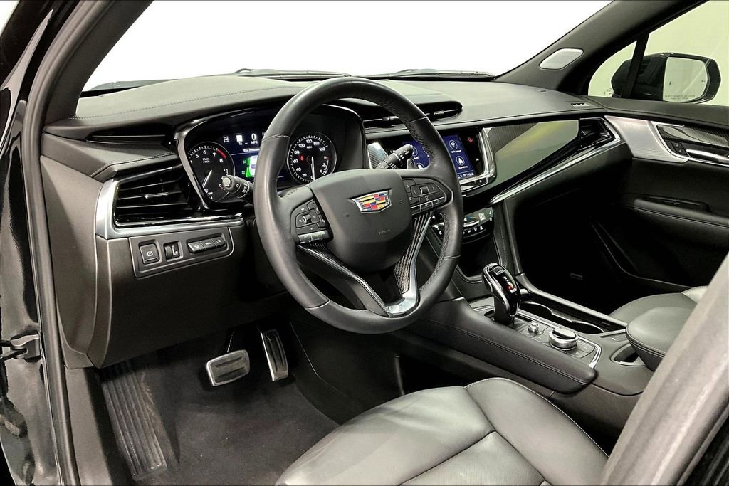 Used 2024 Cadillac XT6 Sport w/ Technology Package image 16