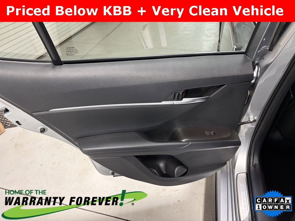 Used 2024 Toyota Camry SE image 16
