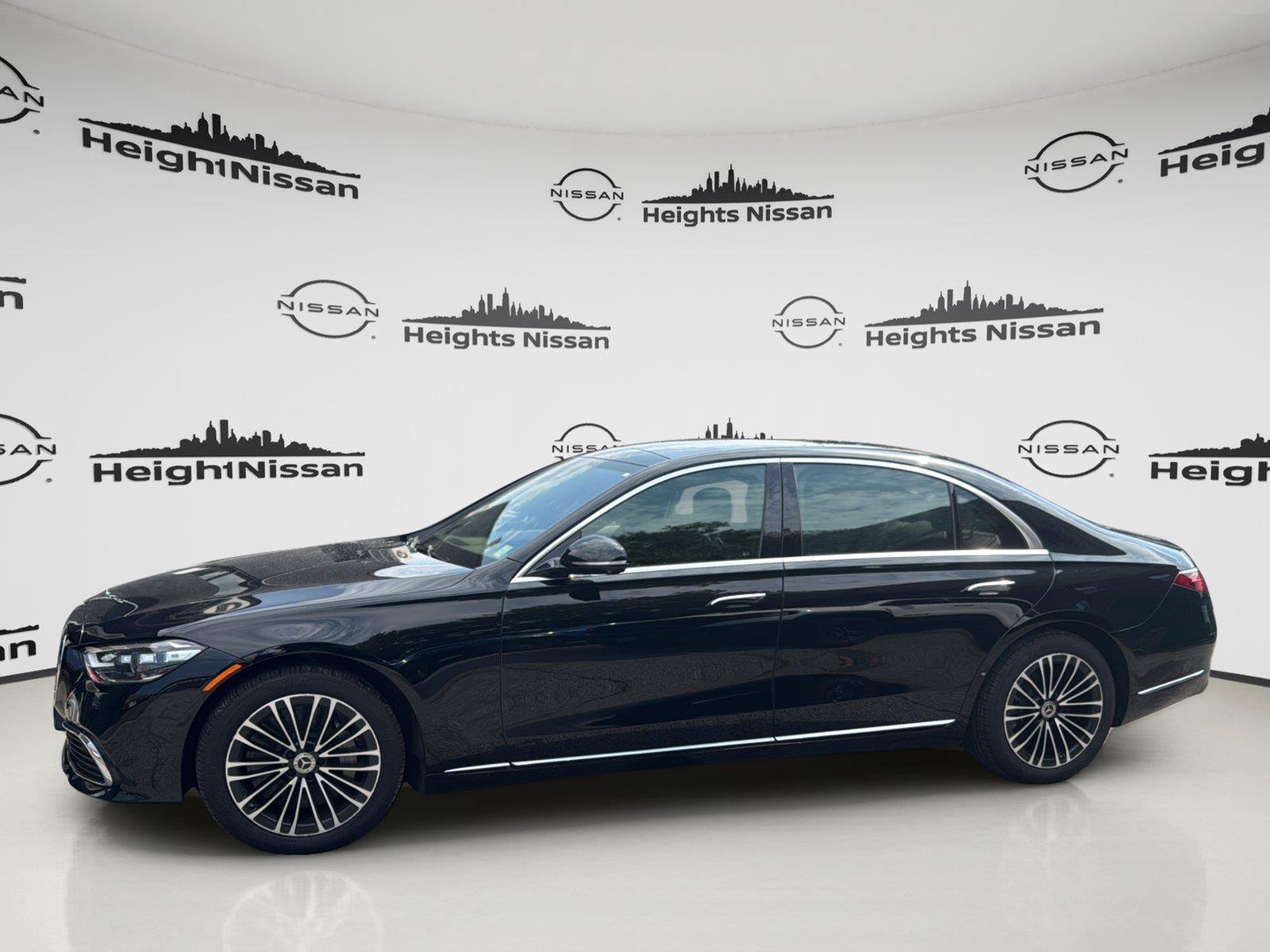 Used 2023 Mercedes-Benz S 500 4MATIC image 4