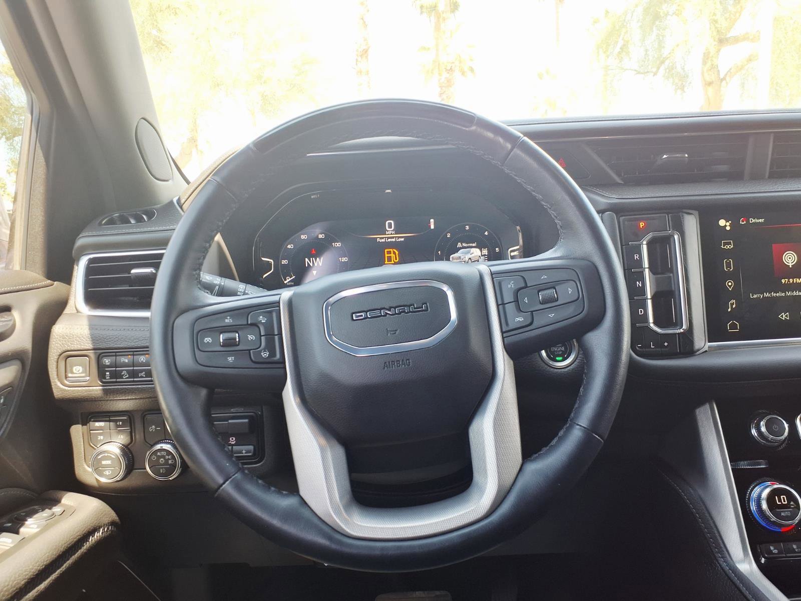 Used 2024 GMC Yukon Denali w/ Advanced Technology Package AWD/4WD image 18