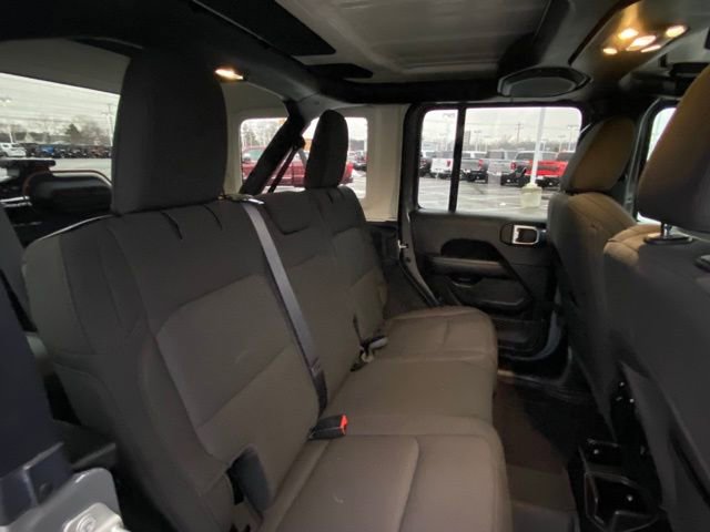 Used 2023 Jeep Wrangler Unlimited Sahara w/ Cold Weather Group AWD/4WD image 23