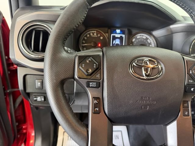 Used 2022 Toyota Tacoma TRD Sport AWD/4WD image 19