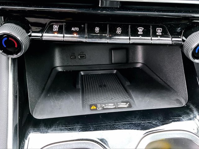 Used 2026 Chevrolet Traverse High Country FWD image 26