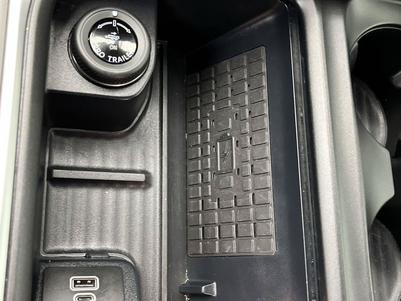Used 2025 Ford Expedition Active AWD/4WD image 30