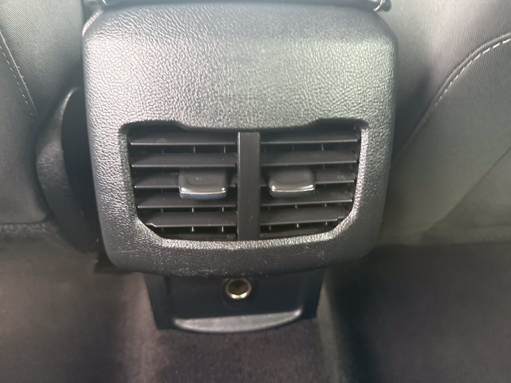 Used 2020 Ford Fusion SE FWD image 21