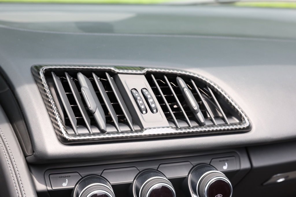 Used 2018 Audi R8 V10 plus w/ Full Leather Package image 60