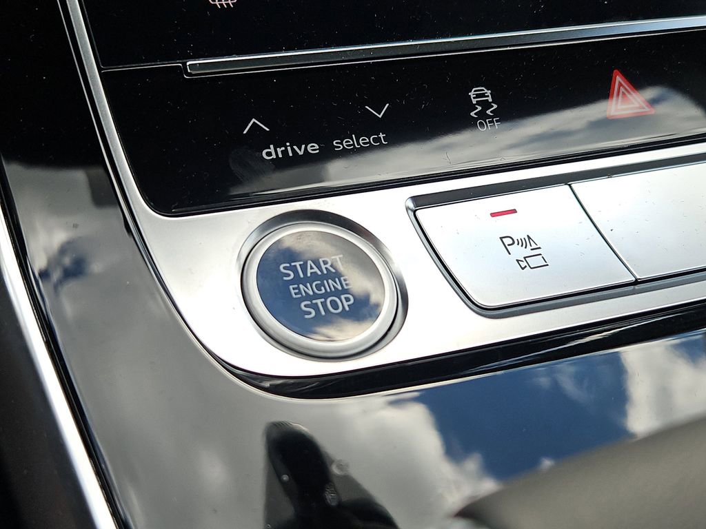 New 2025 Audi Q7 Premium Plus image 17