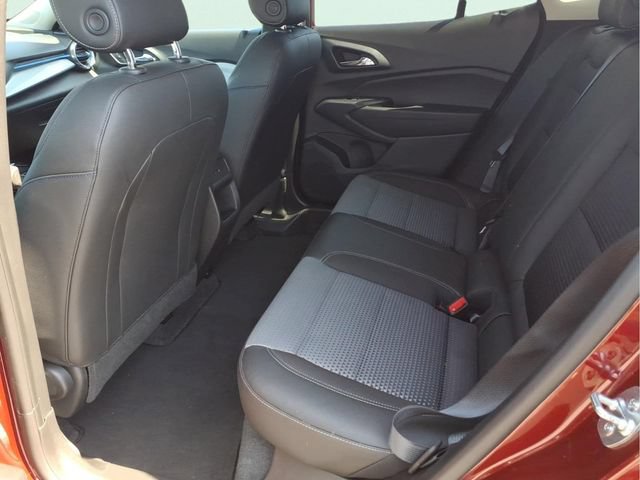 Used 2025 Chevrolet Trax LT FWD image 17