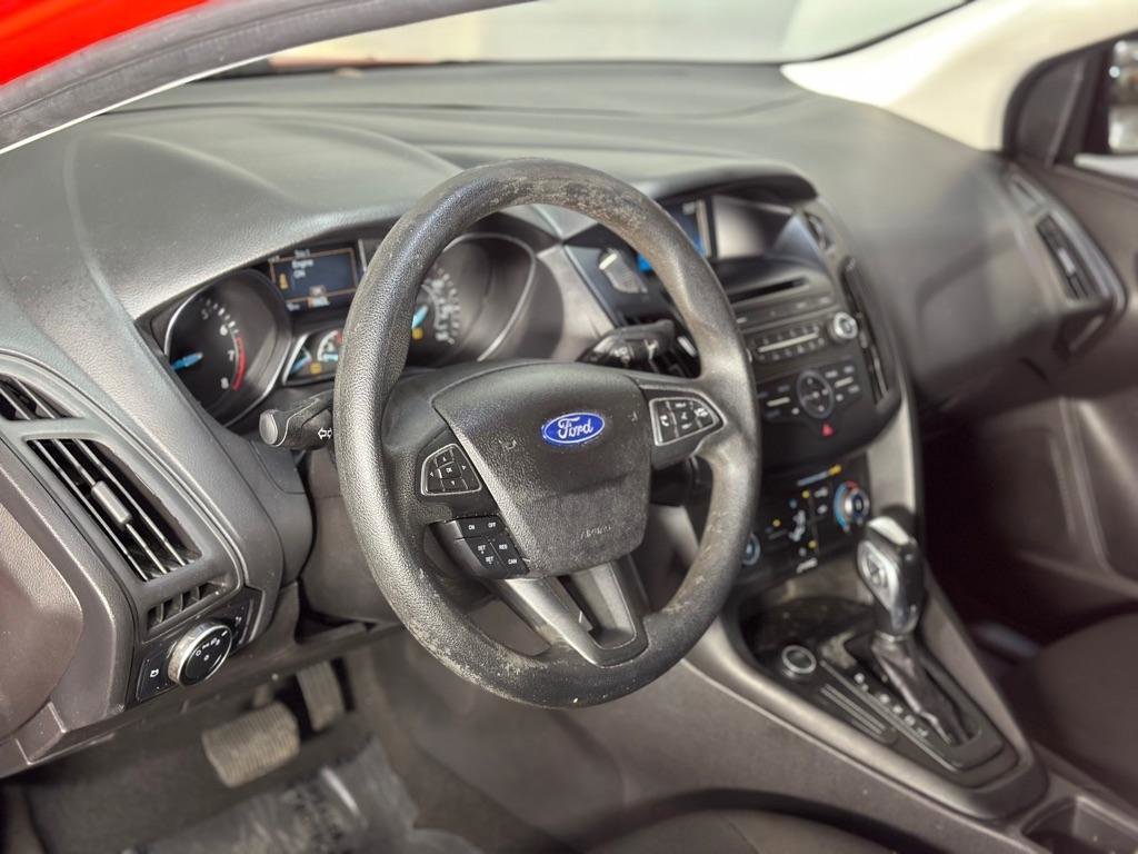 Used 2015 Ford Focus SE FWD image 24