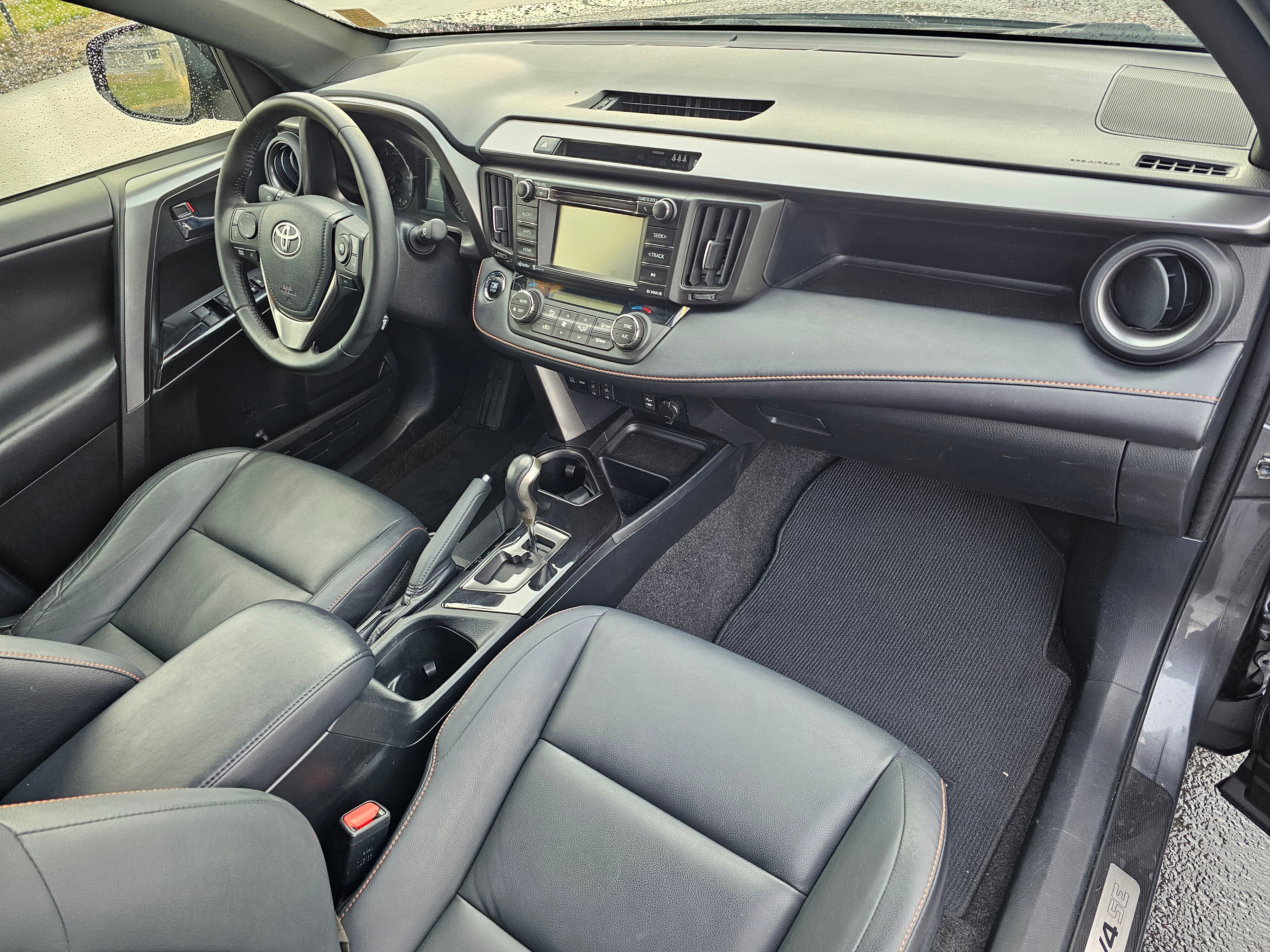 Used 2017 Toyota RAV4 SE w/ Power Extra Value Package AWD/4WD image 39