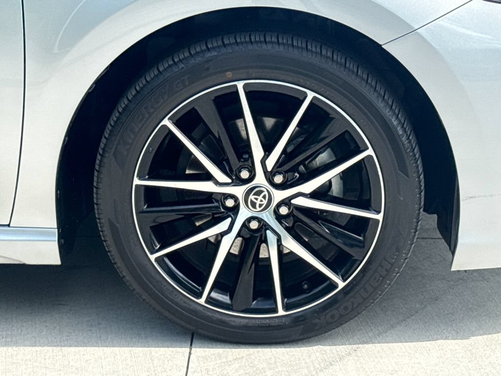 Used 2022 Toyota Camry SE FWD image 11