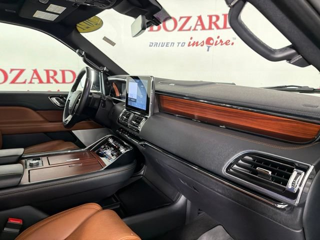 Certified 2021 Lincoln Navigator Reserve w/ Luxury Package AWD/4WD image 17