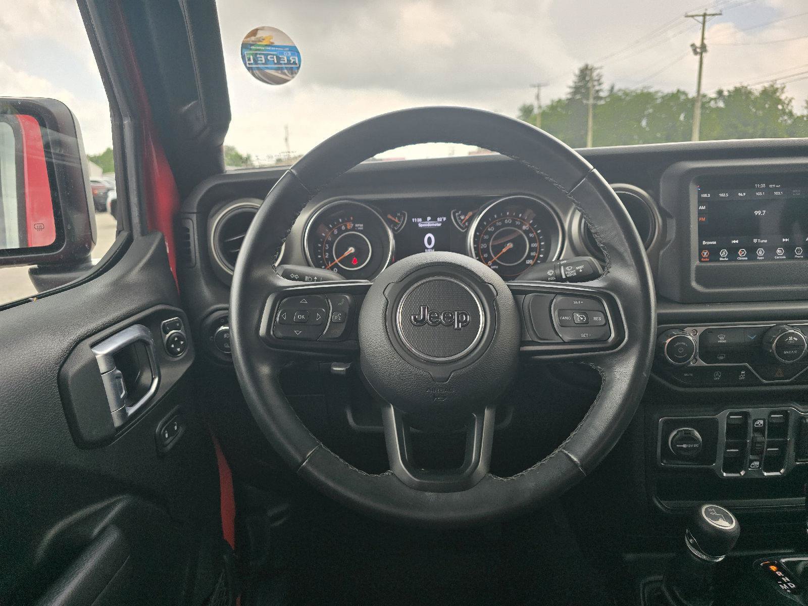 Used 2022 Jeep Gladiator Sport AWD/4WD image 16