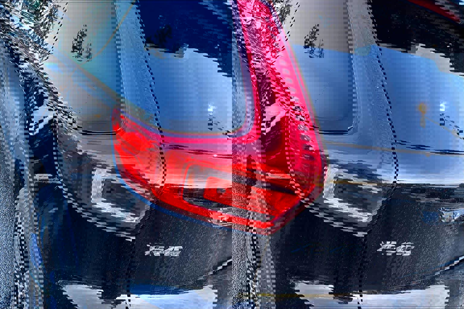 Certified 2024 Volvo XC40 B5 Plus w/ Protection Package Premier image 24