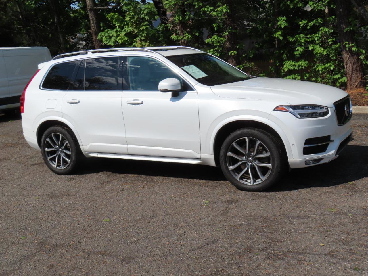 Used 2018 Volvo XC90 T6 Momentum w/ Convenience Package AWD/4WD image 5
