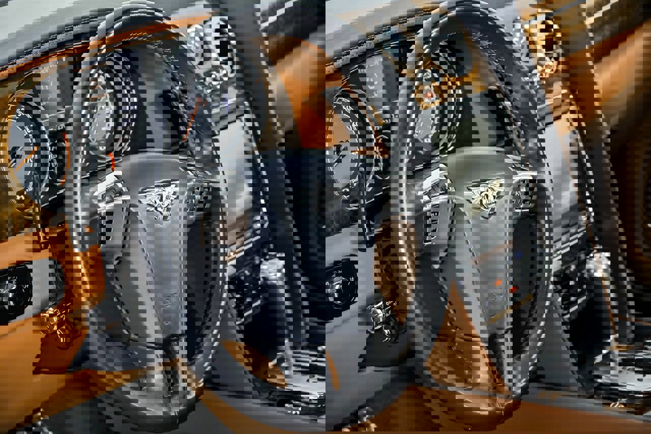 Used 2015 Bentley Flying Spur V8 image 27