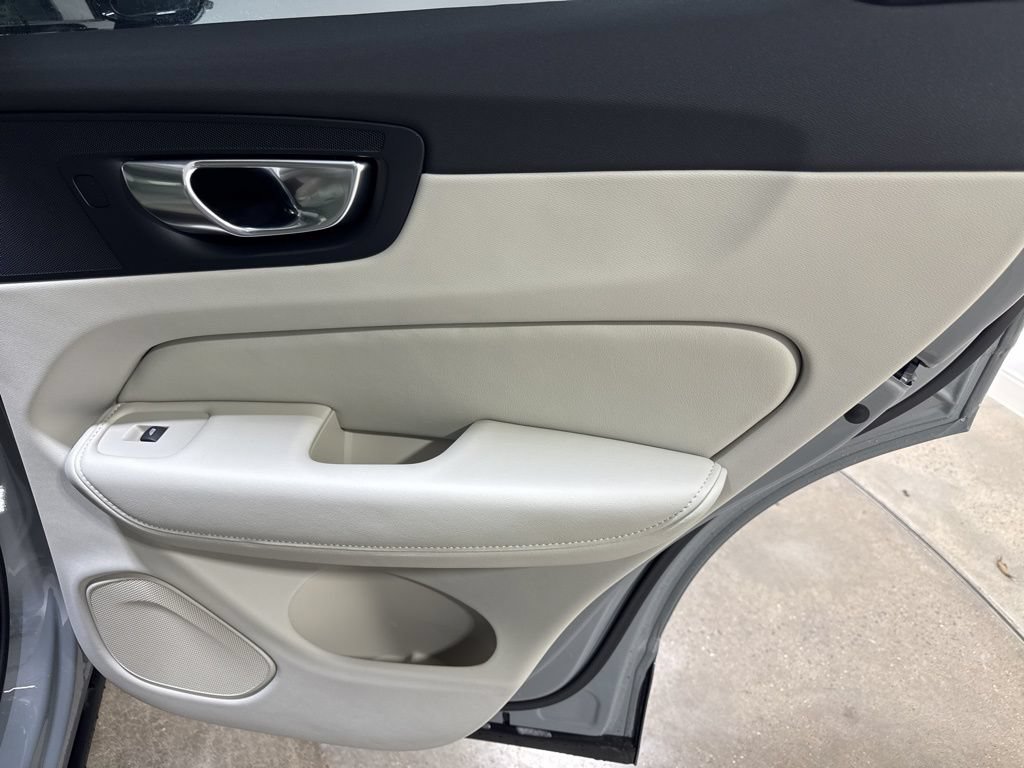 New 2026 Volvo XC60 B5 Ultra w/ Protection Package Premier AWD/4WD image 23