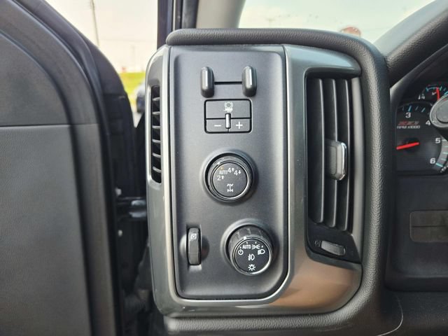 Used 2018 Chevrolet Silverado 1500 LT w/ All Star Edition AWD/4WD image 17