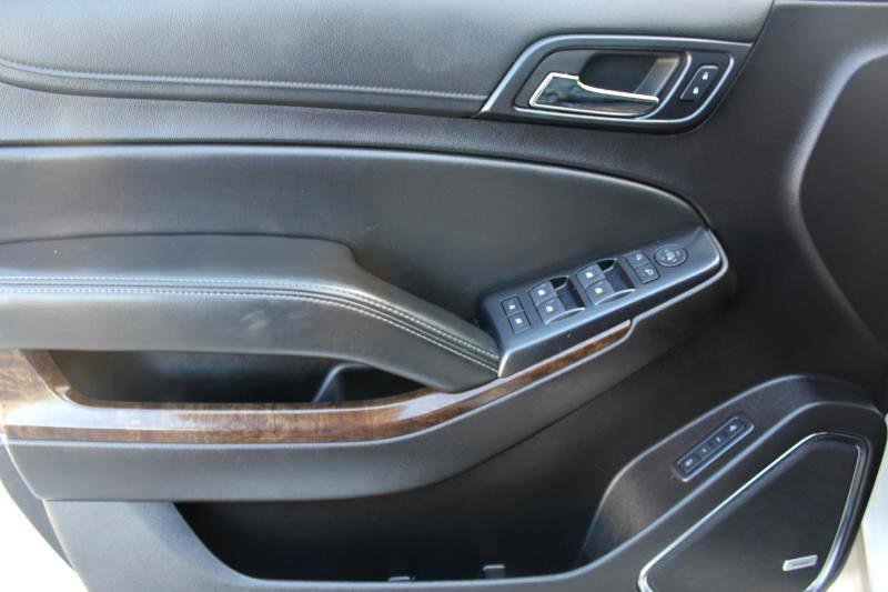 Used 2015 Chevrolet Suburban LT image 27