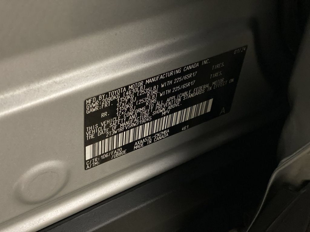 Used 2024 Toyota RAV4 XLE FWD image 39