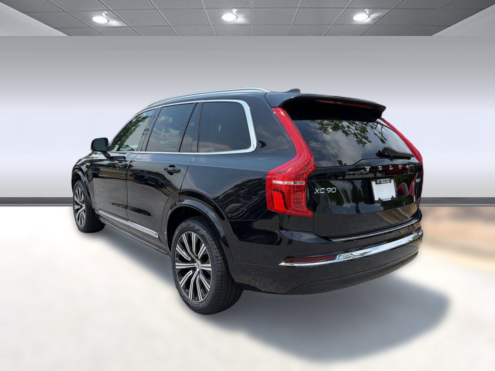 Certified 2023 Volvo XC90 B6 Plus w/ Protection Package AWD/4WD image 3